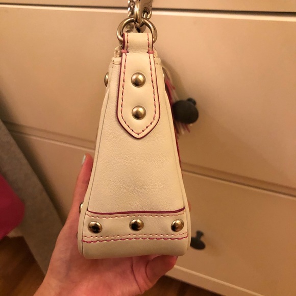 White heart purse - COACH - Picture 6 of 12